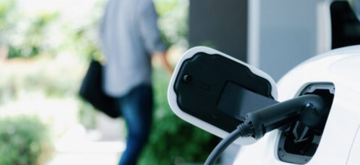 The Benefits of Installing a Level 2 EV Charger at Home